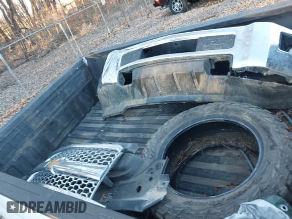 ✅ 2019 Chevrolet Silverado 2500HD LT • VIN: 1GC1KSEY2KF234312 • Лот: 43716769. Опубликован ранее на IAAI с пробегом 191 972 миль. Бесплатный доступ к архиву аукционных продаж из США и подробный отчёт об истории автомобиля на DreamBid. Изображение 12.