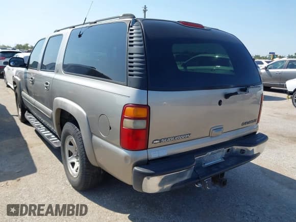 ✅ 2001 Chevrolet Suburban LS • VIN: 3GNEC16T01G267955 • Лот: 43177956. Опубликован ранее на IAAI с пробегом 196 410 миль. Бесплатный доступ к архиву аукционных продаж из США и подробный отчёт об истории автомобиля на DreamBid. Изображение 3.