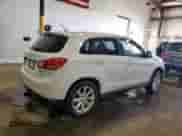 2015 Mitsubishi Outlander ES с VIN 4A4AR3AU7FE030534, выставлен на аукционе Copart как лот 86246785 с пробегом 97 597 миль миль и Списание • Salvage title. История ставок и продаж доступна на DreamBid. Изображение 3.