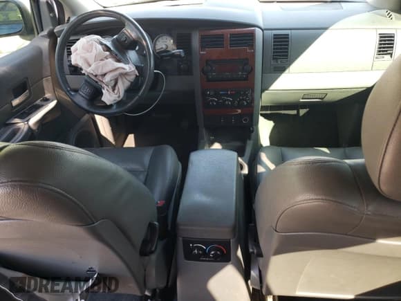 ✅ 2005 Dodge Durango SLT • VIN: 1D4HB48D15F564730 • Lot: 84384605. Wystawiony na Copart z przebiegiem Nie podano. Bezpłatny archiwum sprzedaży aukcyjnych z USA i szczegółowy raport historii pojazdu na DreamBid. Zdjęcie 8.