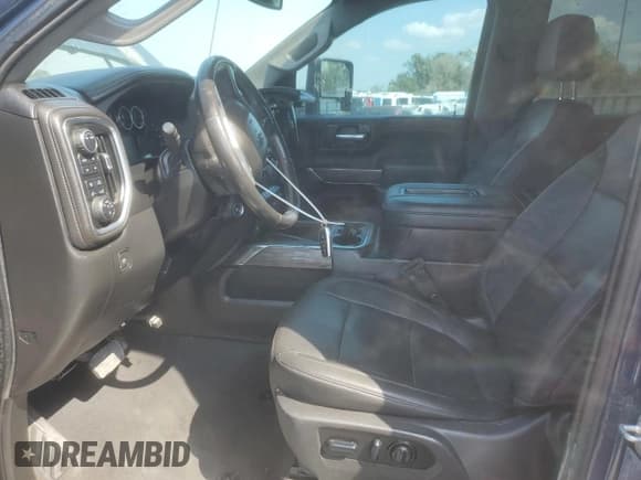 ✅ 2022 Chevrolet Silverado 2500HD LTZ • VIN: 1GC4YPEY2NF228037 • Lot: 89992125. Wystawiony na Copart z przebiegiem 31 602 mil. Bezpłatny archiwum sprzedaży aukcyjnych z USA i szczegółowy raport historii pojazdu na DreamBid. Zdjęcie 7.