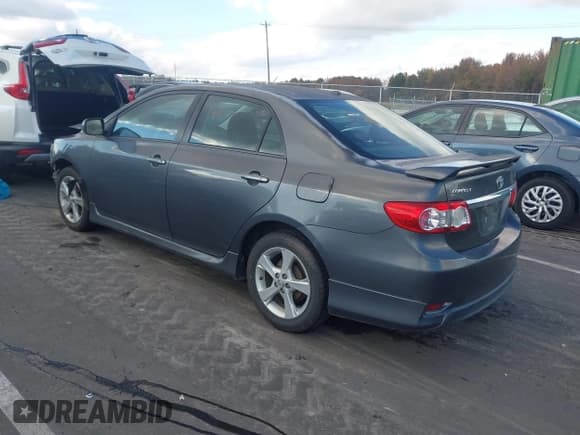 ✅ 2012 Toyota Corolla LE • VIN: 2T1BU4EEXCC869045 • Lot: 43604610. Wystawiony na IAAI z przebiegiem 167 252 mil. Bezpłatny archiwum sprzedaży aukcyjnych z USA i szczegółowy raport historii pojazdu na DreamBid. Zdjęcie 3.