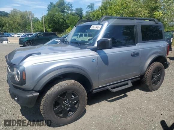 ✅ 2024 Ford Bronco Black Diamond • VIN: 1FMDE1AH6RLA92185 • Лот: 90889755. Опубликован ранее на Copart с пробегом 2 927 миль. Бесплатный доступ к архиву аукционных продаж из США и подробный отчёт об истории автомобиля на DreamBid. Изображение 1.