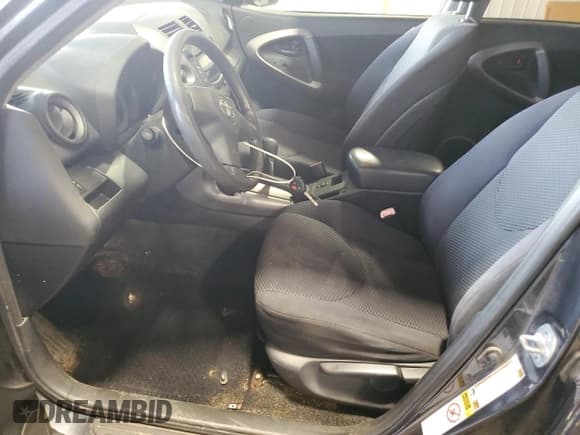 ✅ 2006 Toyota RAV4 Sport • VIN: JTMZD32V465027543 • Lot: 91801495. Wystawiony na Copart z przebiegiem 161 071 mil. Bezpłatny archiwum sprzedaży aukcyjnych z USA i szczegółowy raport historii pojazdu na DreamBid. Zdjęcie 7.