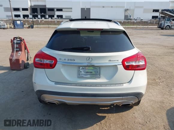 ✅ 2015 Mercedes-Benz GLA 250 • VIN: WDCTG4GB3FJ076493 • Lot: 42922906. Wystawiony na IAAI z przebiegiem 130 136 mil. Bezpłatny archiwum sprzedaży aukcyjnych z USA i szczegółowy raport historii pojazdu na DreamBid. Zdjęcie 16.