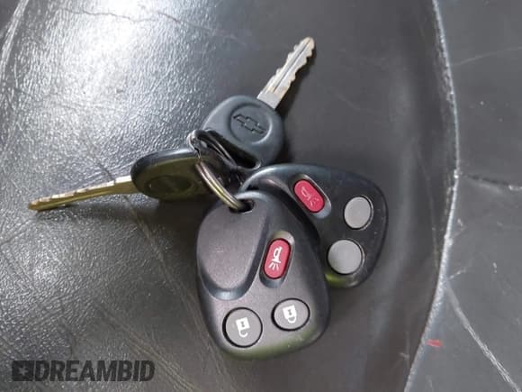 ✅ 2005 Chevrolet Silverado 2500HD LS • VIN: 1GCHK232X5F862104 • Лот: 42075091. Опубликован ранее на IAAI с пробегом 219 759 миль. Бесплатный доступ к архиву аукционных продаж из США и подробный отчёт об истории автомобиля на DreamBid. Изображение 11.