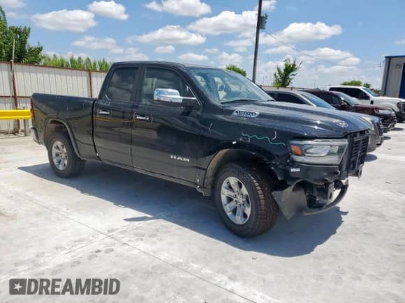 2020 Ram 1500 Laramie z VIN 1C6RREDT7LN306139, wystawiony jako Copart lot #62704995 z przebiegiem 118 657 mil mil oraz Szkoda całkowita • Salvage title. Historia ofert i sprzedaży dostępna na DreamBid. Obrazek 4.