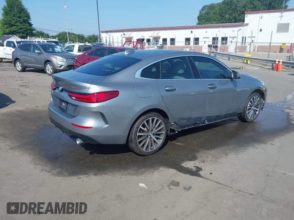 ✅ 2022 BMW 2 Series 228i • VIN: WBA53AK08N7K04055 • Lot: 42592469. Wystawiony na IAAI z przebiegiem 14 855 mil. Bezpłatny archiwum sprzedaży aukcyjnych z USA i szczegółowy raport historii pojazdu na DreamBid. Zdjęcie 4.