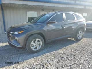 2022 Hyundai Tucson SEL z VIN KM8JBCAE2NU065874, wystawiony jako Copart lot #56485635 z przebiegiem 38 077 mil mil oraz Szkoda całkowita • Salvage title. Historia ofert i sprzedaży dostępna na DreamBid. Obrazek 1.