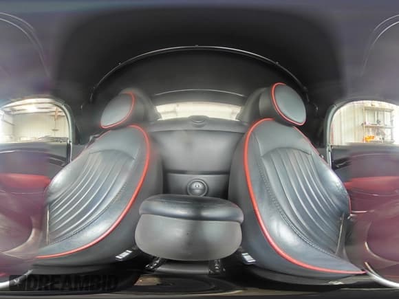 ✅ 2014 MINI Roadster S • VIN: WMWSY3C56ET594736 • Lot: 64022655. Wystawiony na Copart z przebiegiem 67 323 mil. Bezpłatny archiwum sprzedaży aukcyjnych z USA i szczegółowy raport historii pojazdu na DreamBid. Zdjęcie 14.