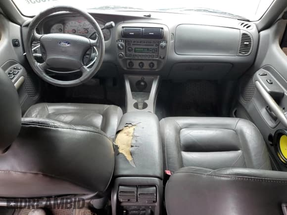 ✅ 2001 Ford Explorer Sport Trac • VIN: 1FMZU77E21UA06975 • Lot: 59721565. Listed on Copart with 280,900 mi. Free auction sales archive from the USA and detailed vehicle history report at DreamBid. Image 8.