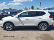 ✅ 2017 Nissan Rogue S • VIN: 5N1AT2MM2HC754639 • Lot: 42853573. Wystawiony na IAAI z przebiegiem 108 730 mil. Bezpłatny archiwum sprzedaży aukcyjnych z USA i szczegółowy raport historii pojazdu na DreamBid. Zdjęcie 14.