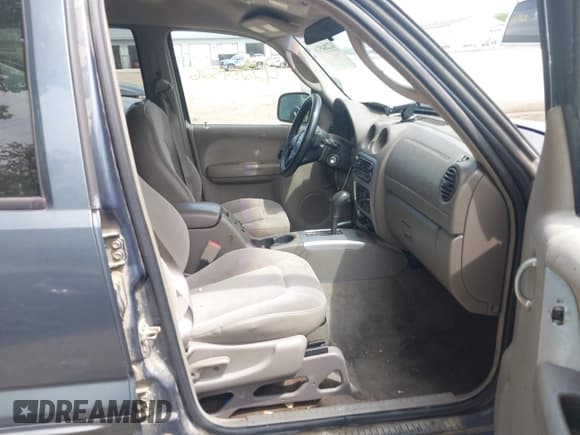 ✅ 2002 Jeep Liberty Limited • VIN: 1J4GL58KX2W339237 • Lot: 42284526. Listed on IAAI with 183,416 mi. Free auction sales archive from the USA and detailed vehicle history report at DreamBid. Image 5.