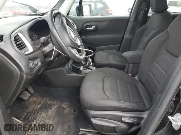 ✅ 2021 Jeep Renegade Latitude • VIN: ZACNJDBB5MPM34811 • Lot: 91318725. Wystawiony na Copart z przebiegiem 59 004 mil. Bezpłatny archiwum sprzedaży aukcyjnych z USA i szczegółowy raport historii pojazdu na DreamBid. Zdjęcie 7.