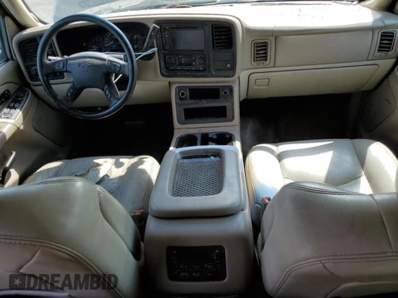 ✅ 2005 Chevrolet Suburban Z71 • VIN: 3GNFK16Z55G231910 • Lot: 68500355. Listed on Copart with 207,543 mi. Free auction sales archive from the USA and detailed vehicle history report at DreamBid. Image 8.