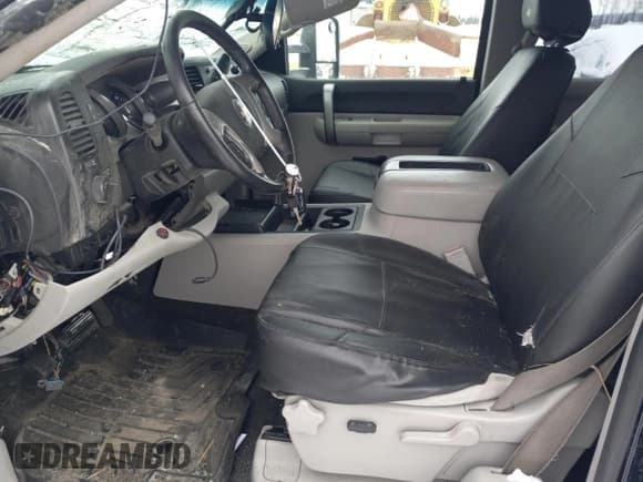 ✅ 2007 Chevrolet Silverado 2500HD 2LT • VIN: 1GCHK29667E600048 • Лот: 77536604. Опубликован ранее на Copart с пробегом Не указан. Бесплатный доступ к архиву аукционных продаж из США и подробный отчёт об истории автомобиля на DreamBid. Изображение 7.