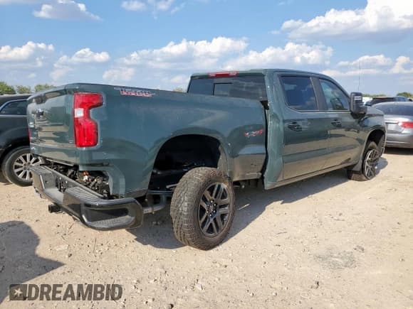 ✅ 2025 Chevrolet Silverado 1500 LT Trail Boss • VIN: 3GCUKFE85SG336657 • Lot: 84893195. Wystawiony na Copart z przebiegiem 4 990 mil. Bezpłatny archiwum sprzedaży aukcyjnych z USA i szczegółowy raport historii pojazdu na DreamBid. Zdjęcie 3.