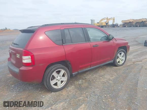 ✅ 2007 Jeep Compass Sport • VIN: 1J8FT47W47D190318 • Lot: 43829623. Listed on IAAI with 277,478 mi. Free auction sales archive from the USA and detailed vehicle history report at DreamBid. Image 4.