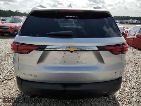 ✅ 2022 Chevrolet Traverse LT Cloth • VIN: 1GNERGKW1NJ140332 • Lot: 62446414. Wystawiony na Copart z przebiegiem 51 672 mil. Bezpłatny archiwum sprzedaży aukcyjnych z USA i szczegółowy raport historii pojazdu na DreamBid. Zdjęcie 6.
