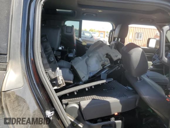 ✅ 2021 Land Rover Defender • VIN: SALE2ERU8M2037898 • Lot: 56066215. Listed on Copart with 64,943 mi. Free auction sales archive from the USA and detailed vehicle history report at DreamBid. Image 11.