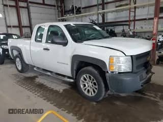 ✅ 2013 Chevrolet Silverado 1500 Work Truck • VIN: 1GCRKPEA2DZ145327 • Лот: 41644238. Опубликован ранее на IAAI с пробегом 206 707 миль. Бесплатный доступ к архиву аукционных продаж из США и подробный отчёт об истории автомобиля на DreamBid. Изображение 1.