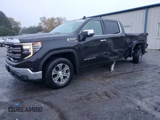 ✅ 2025 GMC Sierra 1500 SLT • VIN: 1GTUUDEDXSZ181258 • Лот: 90437835. Опубликован ранее на Copart с пробегом 15 831 миль. Бесплатный доступ к архиву аукционных продаж из США и подробный отчёт об истории автомобиля на DreamBid. Изображение 1.