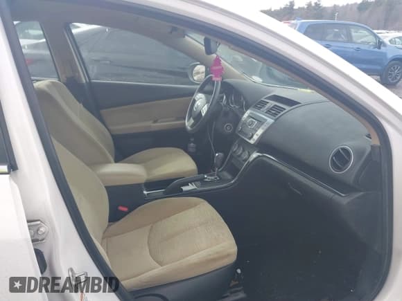 ✅ 2010 Mazda 6 i Touring • VIN: 1YVHZ8CH2A5M17644 • Lot: 41698039. Listed on IAAI with 124,851 mi. Free auction sales archive from the USA and detailed vehicle history report at DreamBid. Image 5.