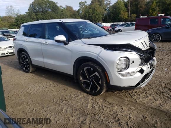 ✅ 2023 Mitsubishi Outlander SE • VIN: JA4J4UA89PZ011115 • Lot: 86729665. Listed on Copart with 68,732 mi. Free auction sales archive from the USA and detailed vehicle history report at DreamBid. Image 4.