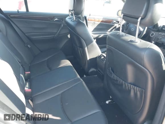 ✅ 2004 Mercedes-Benz C 240 • VIN: WDBRF81J54F526198 • Лот: 41659958. Опубликован ранее на IAAI с пробегом 159 034 миль. Бесплатный доступ к архиву аукционных продаж из США и подробный отчёт об истории автомобиля на DreamBid. Изображение 8.