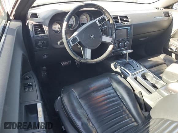 ✅ 2010 Dodge Challenger R/T Classic • VIN: 2B3CJ5DT9AH111155 • Lot: 42625685. Wystawiony na Copart z przebiegiem 189 688 mil. Bezpłatny archiwum sprzedaży aukcyjnych z USA i szczegółowy raport historii pojazdu na DreamBid. Zdjęcie 8.