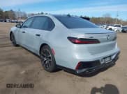 ✅ 2023 BMW 7 Series 760i xDrive • VIN: WBA33EJ06PCL84520 • Лот: 41556566. Опубликован ранее на IAAI с пробегом 20 617 миль. Бесплатный доступ к архиву аукционных продаж из США и подробный отчёт об истории автомобиля на DreamBid. Изображение 3.