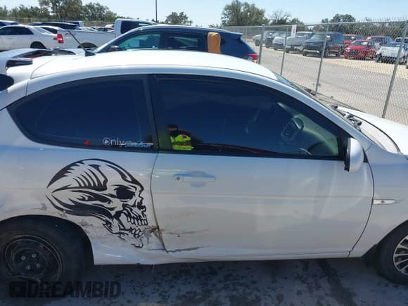 ✅ 2007 Hyundai Accent GS • VIN: KMHCM36C47U050161 • Лот: 41762927. Опубликован ранее на IAAI с пробегом 111 684 миль. Бесплатный доступ к архиву аукционных продаж из США и подробный отчёт об истории автомобиля на DreamBid. Изображение 13.