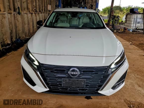 ✅ 2025 Nissan Altima SV • VIN: 1N4BL4DV0SN301263 • Lot: 93783055. Wystawiony na Copart z przebiegiem 14 638 mil. Bezpłatny archiwum sprzedaży aukcyjnych z USA i szczegółowy raport historii pojazdu na DreamBid. Zdjęcie 5.