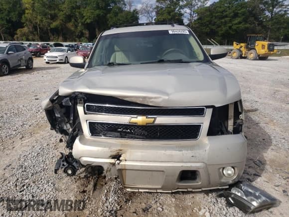 ✅ 2009 Chevrolet Suburban 2LT • VIN: 1GNGC56K99R109889 • Lot: 90428285. Wystawiony na Copart z przebiegiem 389 855 mil. Bezpłatny archiwum sprzedaży aukcyjnych z USA i szczegółowy raport historii pojazdu na DreamBid. Zdjęcie 5.