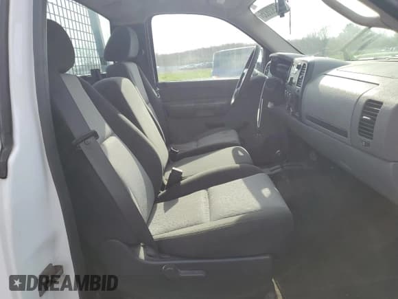 ✅ 2007 Chevrolet Silverado 2500HD Work Truck • VIN: 1GCHK24K07E549294 • Lot: 52932835. Wystawiony na Copart z przebiegiem 111 369 mil. Bezpłatny archiwum sprzedaży aukcyjnych z USA i szczegółowy raport historii pojazdu na DreamBid. Zdjęcie 10.