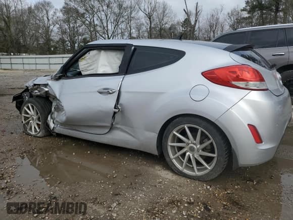 ✅ 2012 Hyundai Veloster w/Gray Int • VIN: KMHTC6AD9CU061817 • Lot: 45307115. Wystawiony na Copart z przebiegiem Nie podano. Bezpłatny archiwum sprzedaży aukcyjnych z USA i szczegółowy raport historii pojazdu na DreamBid. Zdjęcie 2.