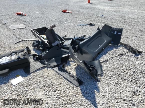 ✅ 2023 Chevrolet Traverse LT Cloth • VIN: 1GNERGKW8PJ194875 • Lot: 67810064. Wystawiony na Copart z przebiegiem 45 066 mil. Bezpłatny archiwum sprzedaży aukcyjnych z USA i szczegółowy raport historii pojazdu na DreamBid. Zdjęcie 13.