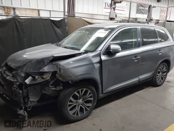 2018 Mitsubishi Outlander SE with VIN JA4AD3A33JJ003936, listed as a IAAI auction lot 43525448 with 252,718 mi miles and . Bid and sale history available at DreamBid. Image 14.