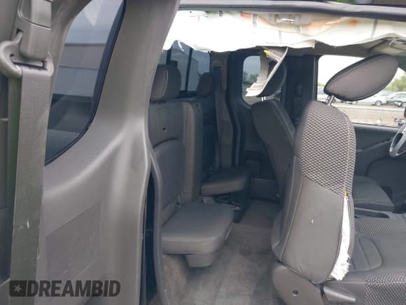 ✅ 2017 Nissan Frontier SV • VIN: 1N6AD0CU7HN777620 • Lot: 41901858. Listed on IAAI with 64,526 mi. Free auction sales archive from the USA and detailed vehicle history report at DreamBid. Image 8.