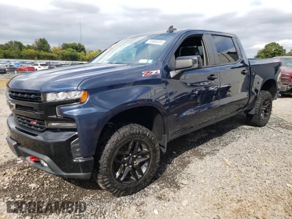 ✅ 2021 Chevrolet Silverado 1500 LT Trail Boss • VIN: 1GCPYFEDXMZ310325 • Lot: 70580424. Wystawiony na Copart z przebiegiem 47 352 mil. Bezpłatny archiwum sprzedaży aukcyjnych z USA i szczegółowy raport historii pojazdu na DreamBid. Zdjęcie 1.