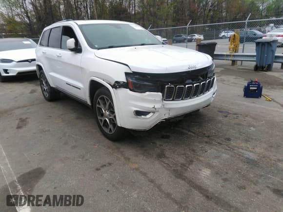 ✅ 2018 Jeep Grand Cherokee Limited • VIN: 1C4RJEBG6JC277652 • Lot: 41940990. Listed on IAAI with 134,013 mi. Free auction sales archive from the USA and detailed vehicle history report at DreamBid. Image 1.