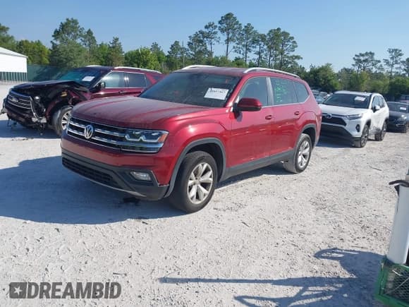 ✅ 2018 Volkswagen Atlas SE • VIN: 1V2DR2CA5JC521950 • Lot: 42057467. Wystawiony na IAAI z przebiegiem 99 750 mil. Bezpłatny archiwum sprzedaży aukcyjnych z USA i szczegółowy raport historii pojazdu na DreamBid. Zdjęcie 2.