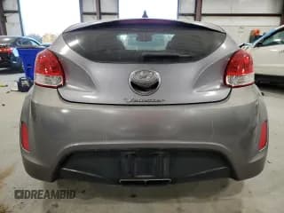 ✅ 2016 Hyundai Veloster • VIN: KMHTC6AD7GU291796 • Lot: 82981604. Wystawiony na Copart z przebiegiem 118 800 mil. Bezpłatny archiwum sprzedaży aukcyjnych z USA i szczegółowy raport historii pojazdu na DreamBid. Zdjęcie 6.