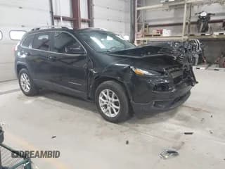 ✅ 2016 Jeep Cherokee Latitude • VIN: 1C4PJMCS7GW213051 • Lot: 42084117. Wystawiony na IAAI z przebiegiem 103 239 mil. Bezpłatny archiwum sprzedaży aukcyjnych z USA i szczegółowy raport historii pojazdu na DreamBid. Zdjęcie 1.