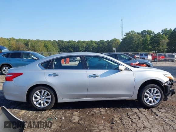 ✅ 2017 Nissan Altima S • VIN: 1N4AL3AP8HN346438 • Lot: 43206130. Wystawiony na IAAI z przebiegiem Nie podano. Bezpłatny archiwum sprzedaży aukcyjnych z USA i szczegółowy raport historii pojazdu na DreamBid. Zdjęcie 13.