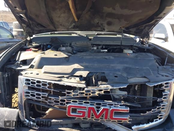 ✅ 2014 GMC Sierra 2500HD Denali • VIN: 1GT125E87EF174792 • Lot: 41634675. Listed on IAAI with 324,377 mi. Free auction sales archive from the USA and detailed vehicle history report at DreamBid. Image 10.