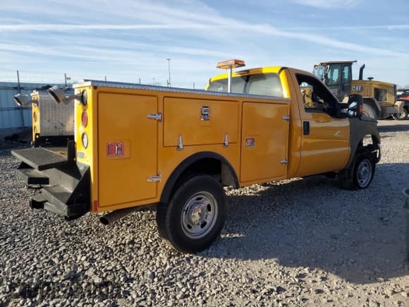 ✅ 2014 Ford F-250 XL • VIN: 1FDBF2B67EEA23947 • Lot: 92406985. Listed on Copart with Not provided. Free auction sales archive from the USA and detailed vehicle history report at DreamBid. Image 3.