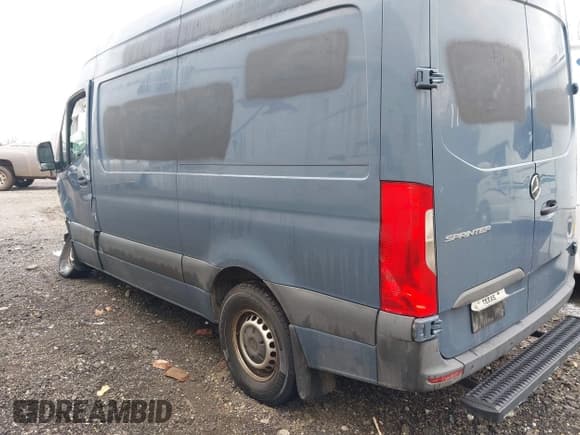 ✅ 2019 Mercedes-Benz Sprinter Cargo • VIN: WD4PF0CD5KT004774 • Lot: 41262434. Listed on IAAI with Not provided. Free auction sales archive from the USA and detailed vehicle history report at DreamBid. Image 2.