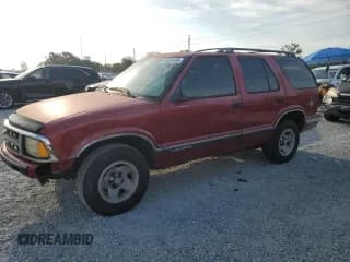 ✅ 1996 Chevrolet Blazer • VIN: 1GNCS13W7T2150216 • Lot: 54006685. Wystawiony na Copart z przebiegiem 1 518 487 mil. Bezpłatny archiwum sprzedaży aukcyjnych z USA i szczegółowy raport historii pojazdu na DreamBid. Zdjęcie 1.