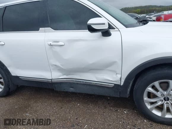 ✅ 2020 Kia Telluride LX • VIN: 5XYP24HC2LG014995 • Lot: 41940193. Wystawiony na IAAI z przebiegiem 126 426 mil. Bezpłatny archiwum sprzedaży aukcyjnych z USA i szczegółowy raport historii pojazdu na DreamBid. Zdjęcie 6.